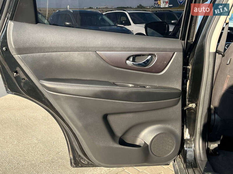 Внедорожник / Кроссовер Nissan Rogue 2015 в Львове