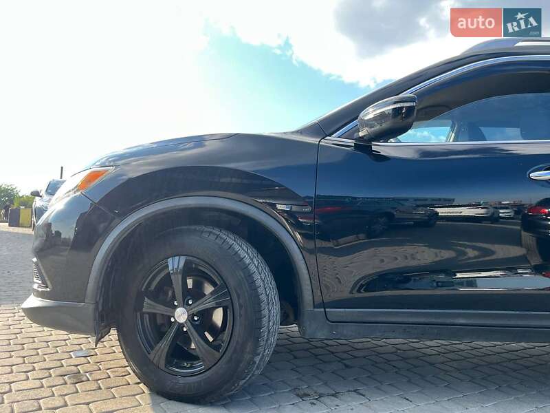 Внедорожник / Кроссовер Nissan Rogue 2015 в Львове