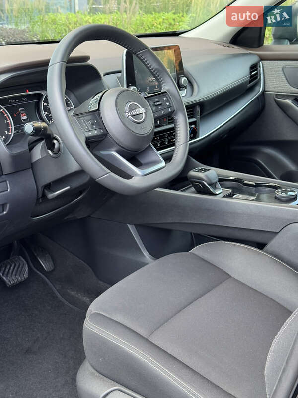 Внедорожник / Кроссовер Nissan Rogue 2022 в Киеве