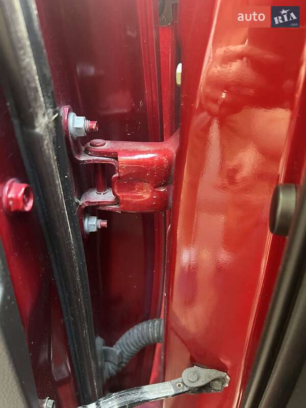 Внедорожник / Кроссовер Nissan Rogue 2017 в Ивано-Франковске