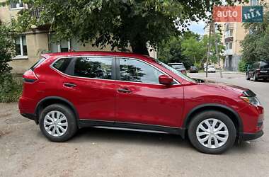 Позашляховик / Кросовер Nissan Rogue 2017 в Івано-Франківську