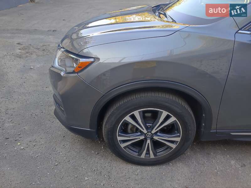 Внедорожник / Кроссовер Nissan Rogue 2017 в Днепре