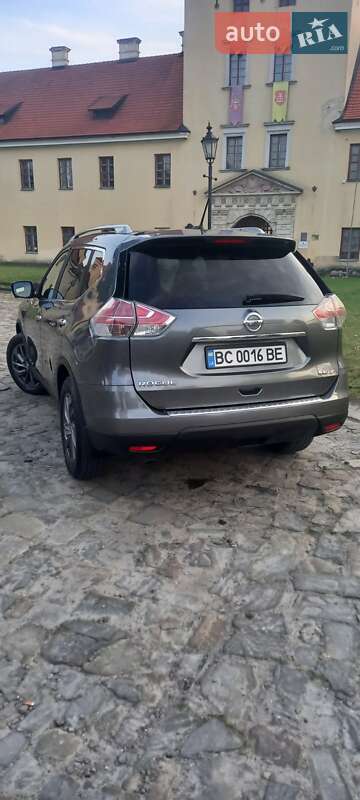 Позашляховик / Кросовер Nissan Rogue 2016 в Жовкві