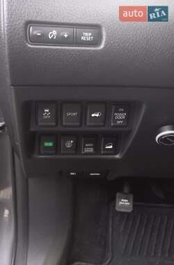 Внедорожник / Кроссовер Nissan Rogue 2016 в 