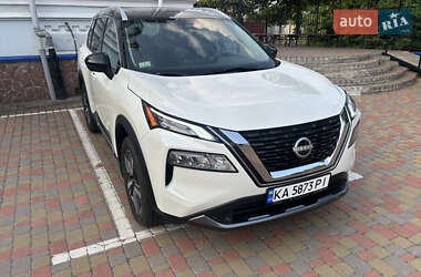 Внедорожник / Кроссовер Nissan Rogue 2023 в Киеве