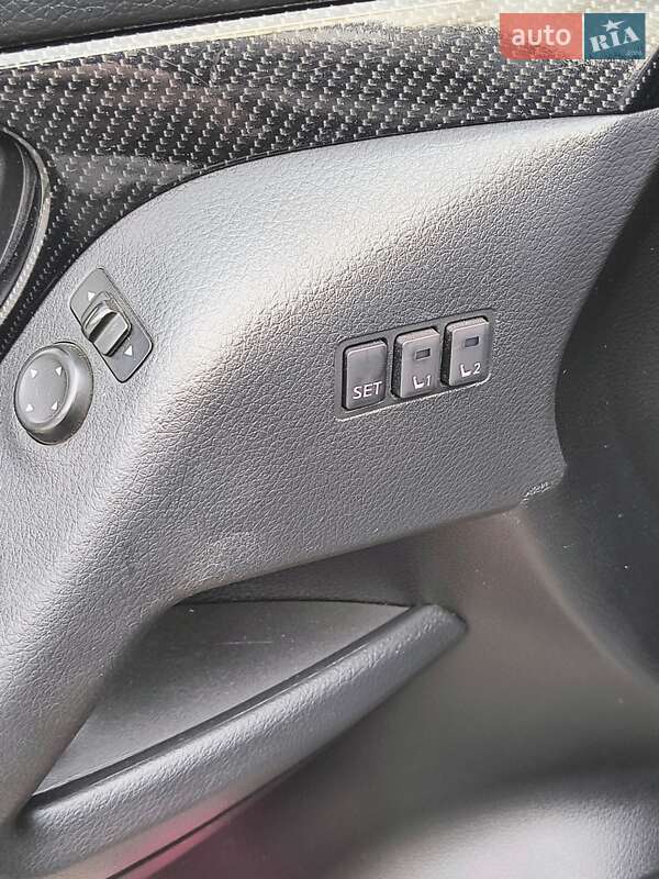 Позашляховик / Кросовер Nissan Rogue 2017 в Рогатині