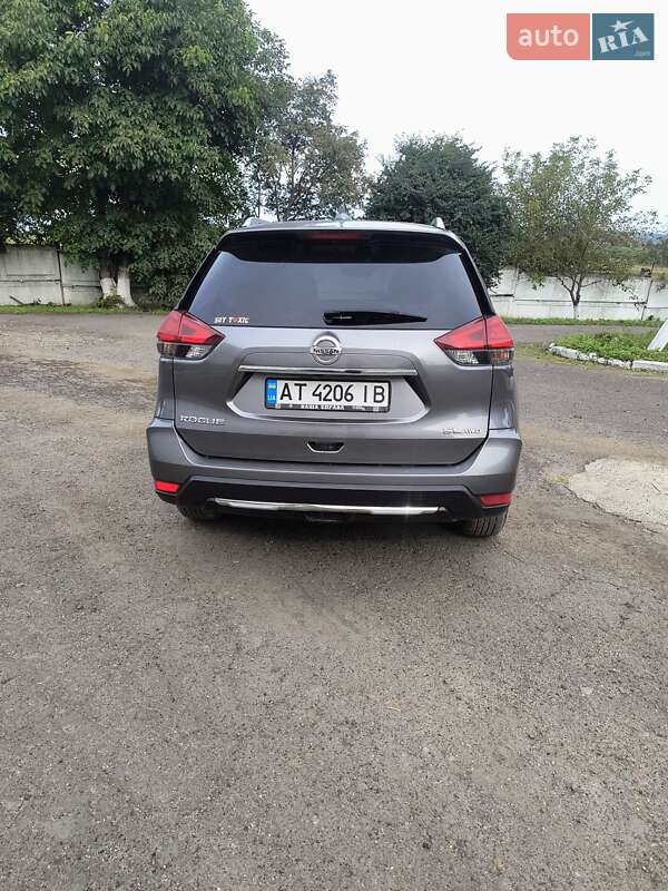 Позашляховик / Кросовер Nissan Rogue 2017 в Рогатині