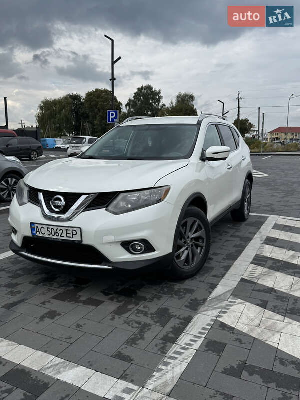 Внедорожник / Кроссовер Nissan Rogue 2015 в Луцке