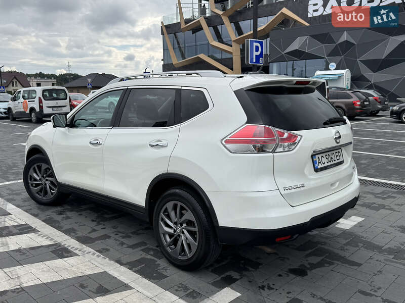 Внедорожник / Кроссовер Nissan Rogue 2015 в Луцке