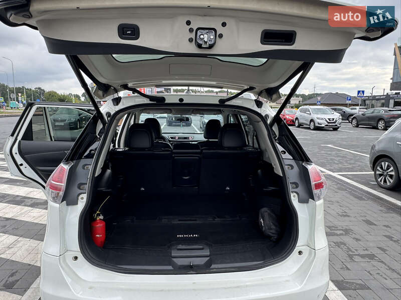Внедорожник / Кроссовер Nissan Rogue 2015 в Луцке