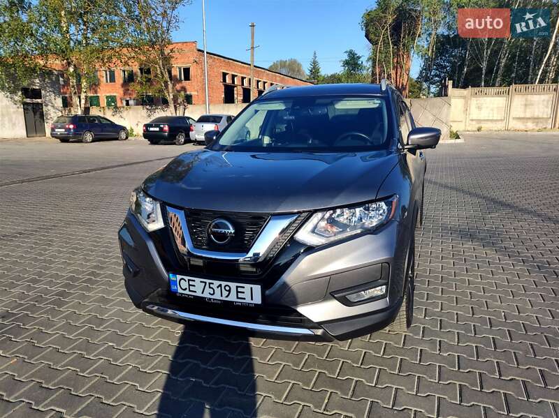 Позашляховик / Кросовер Nissan Rogue 2019 в Чернівцях