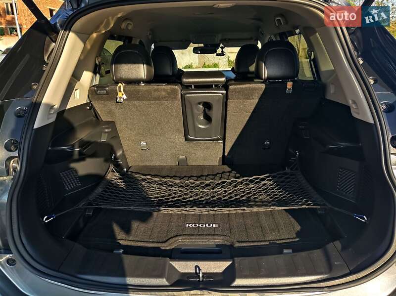 Позашляховик / Кросовер Nissan Rogue 2019 в Чернівцях