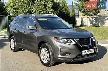 Внедорожник / Кроссовер Nissan Rogue 2018 в 