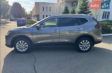 Внедорожник / Кроссовер Nissan Rogue 2018 в 