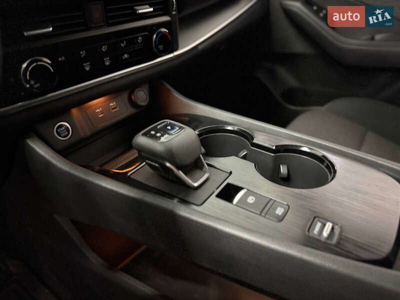 Внедорожник / Кроссовер Nissan Rogue 2021 в Полтаве