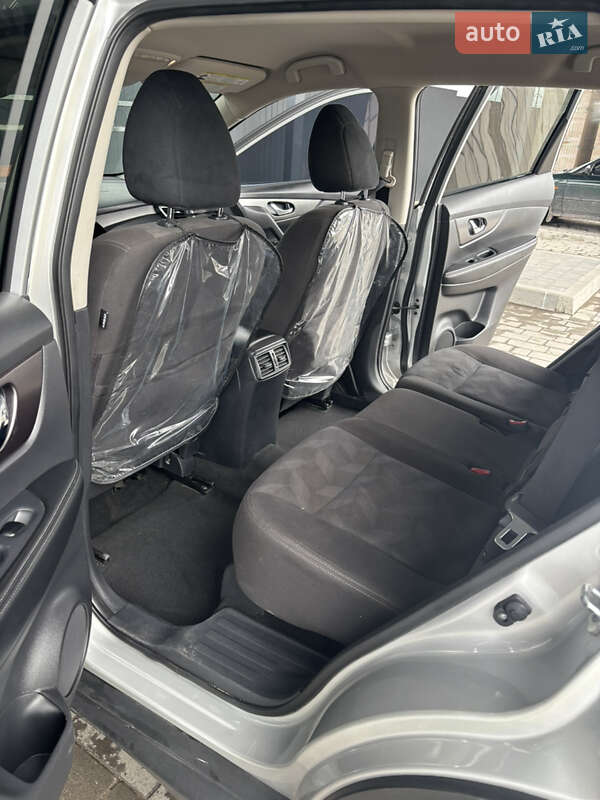 Внедорожник / Кроссовер Nissan Rogue 2015 в Каменец-Подольском