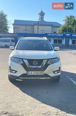 Внедорожник / Кроссовер Nissan Rogue 2018 в 