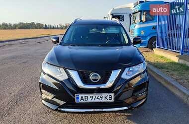 Позашляховик / Кросовер Nissan Rogue 2017 в Немирові