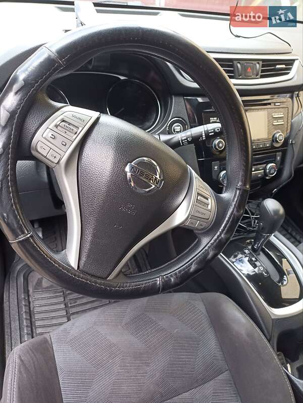 Позашляховик / Кросовер Nissan Rogue 2015 в Костопілі