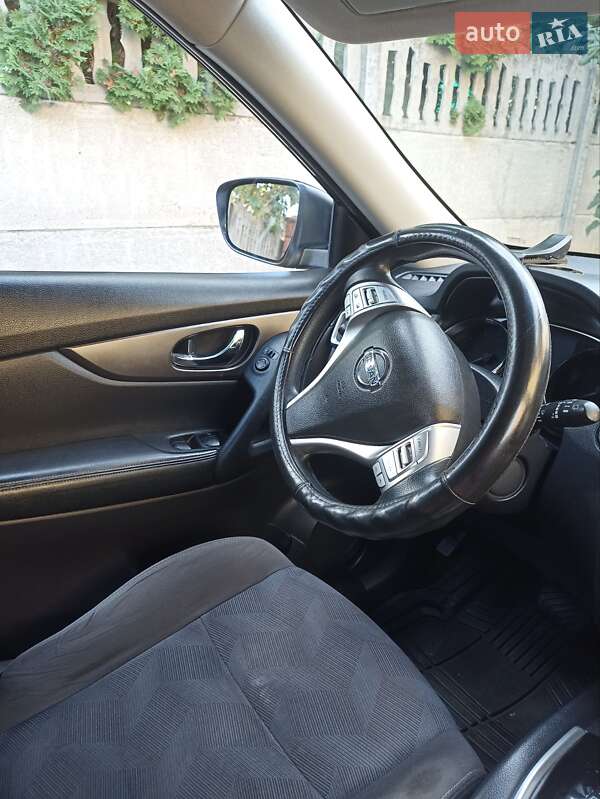 Позашляховик / Кросовер Nissan Rogue 2015 в Костопілі