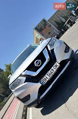 Внедорожник / Кроссовер Nissan Rogue 2016 в 