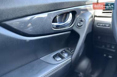 Внедорожник / Кроссовер Nissan Rogue 2016 в 