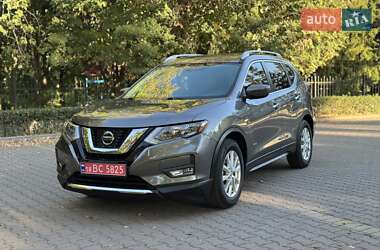 Внедорожник / Кроссовер Nissan Rogue 2018 в 