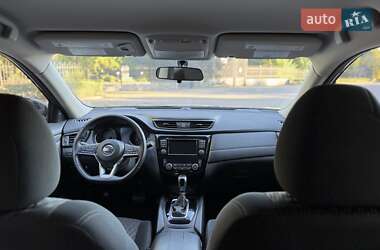 Внедорожник / Кроссовер Nissan Rogue 2018 в 