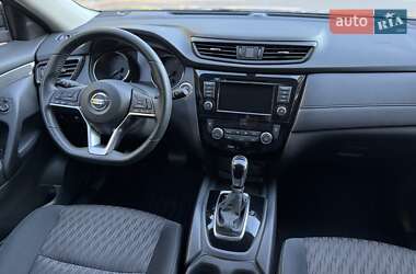 Внедорожник / Кроссовер Nissan Rogue 2018 в 