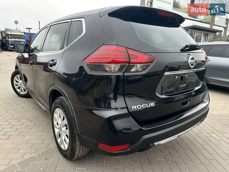 Внедорожник / Кроссовер Nissan Rogue 2017 в Львове