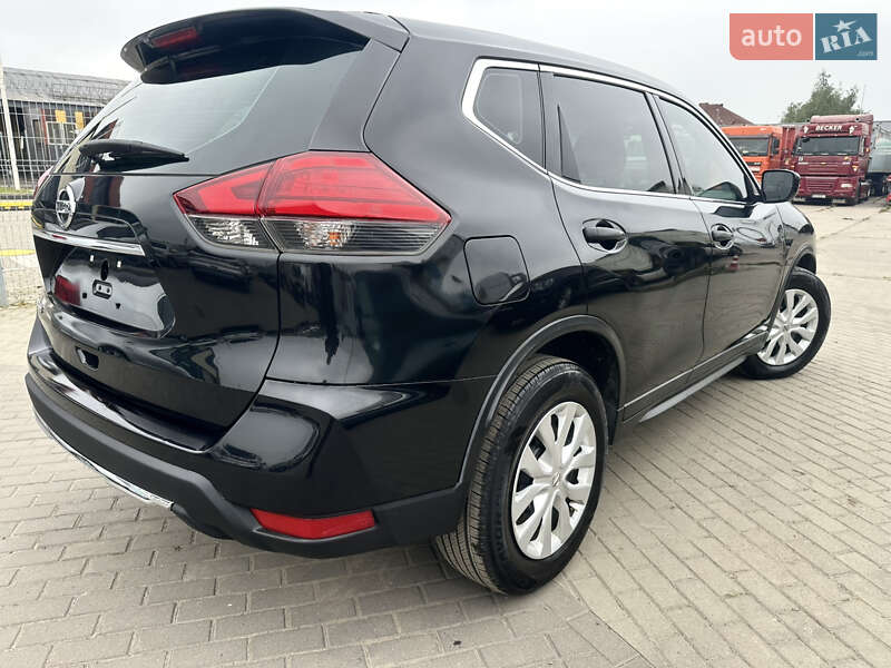 Внедорожник / Кроссовер Nissan Rogue 2017 в Львове