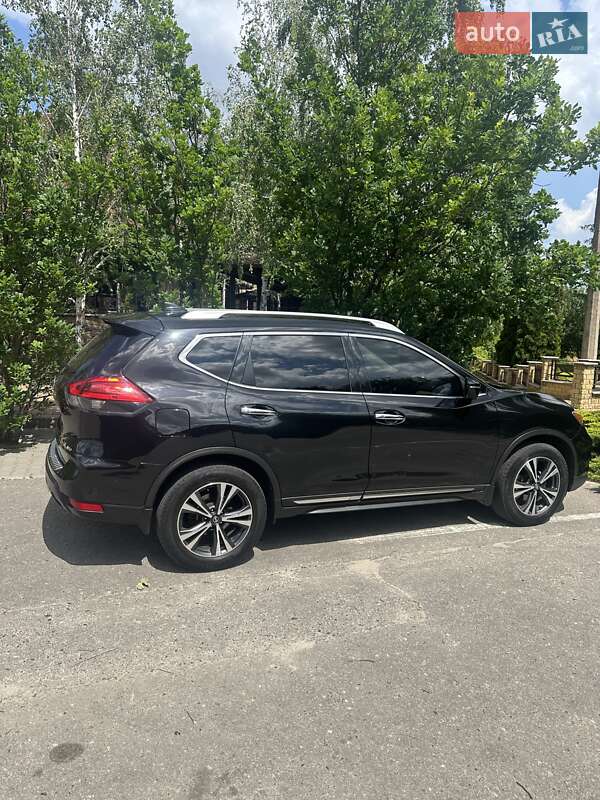 Позашляховик / Кросовер Nissan Rogue 2017 в Харкові