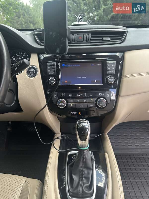 Позашляховик / Кросовер Nissan Rogue 2017 в Харкові