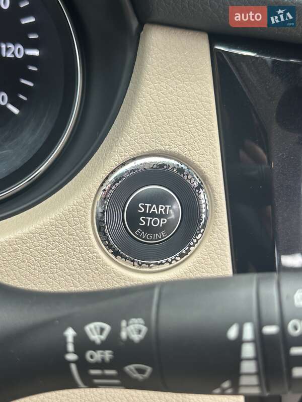 Позашляховик / Кросовер Nissan Rogue 2017 в Харкові