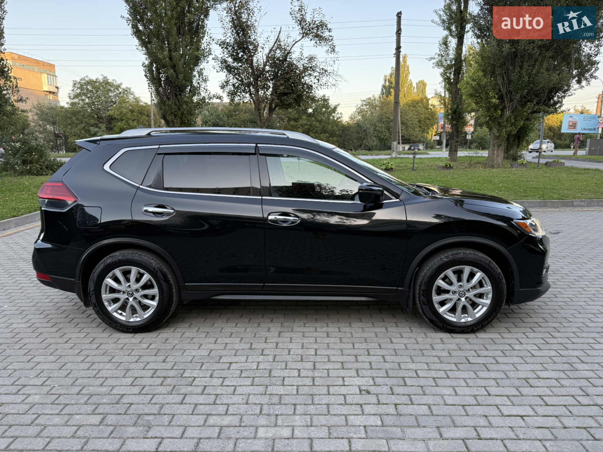 2017 Nissan Rogue - мініатюра 11