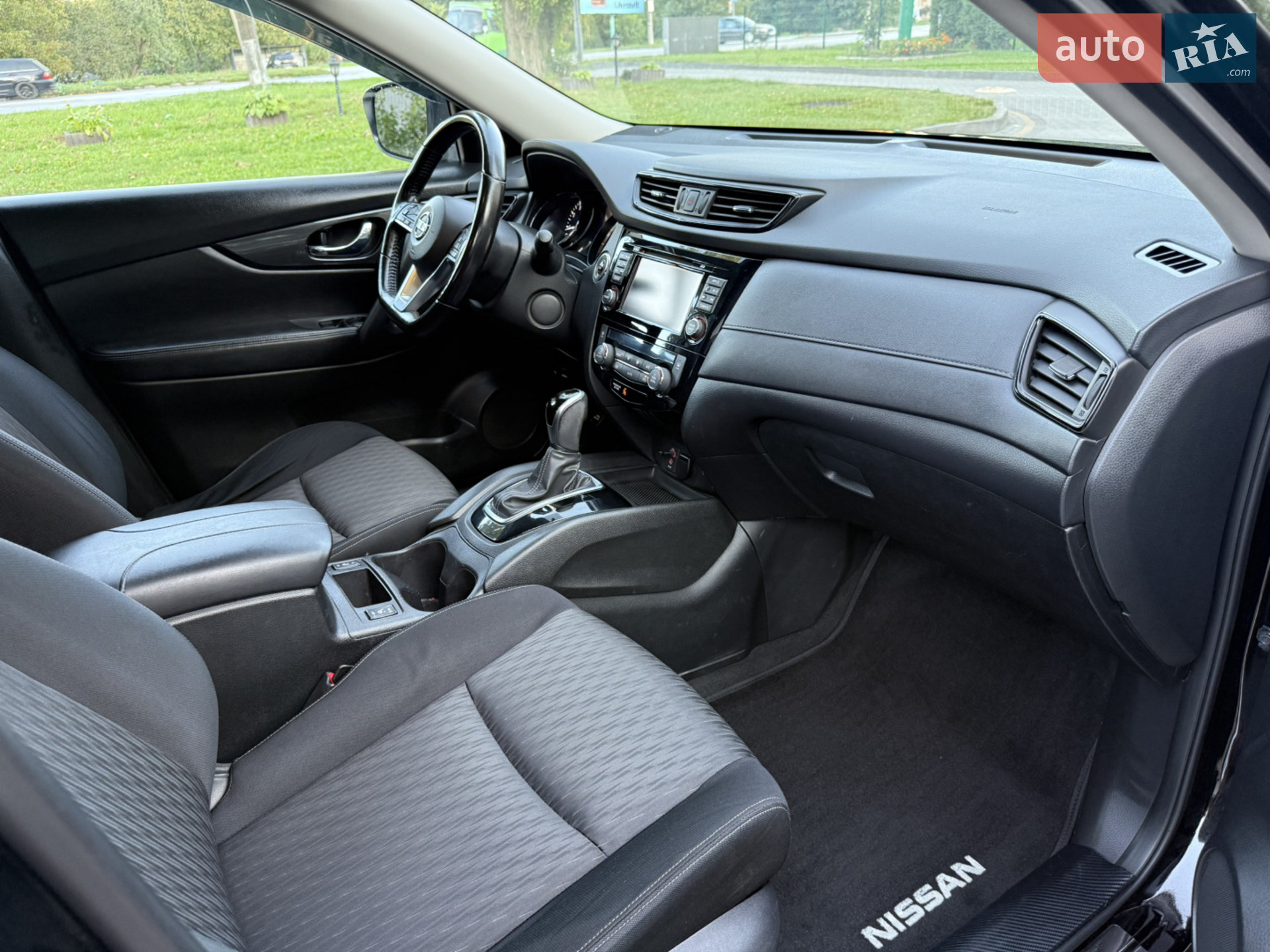 2017 Nissan Rogue - мініатюра 18