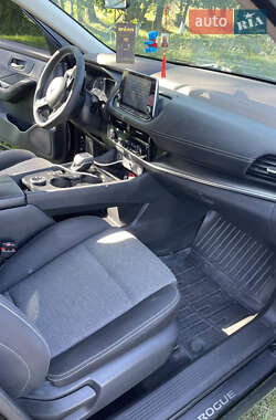 Внедорожник / Кроссовер Nissan Rogue 2021 в 