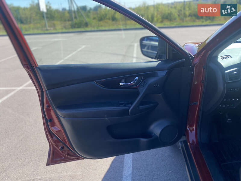 Позашляховик / Кросовер Nissan Rogue 2018 в Рівному