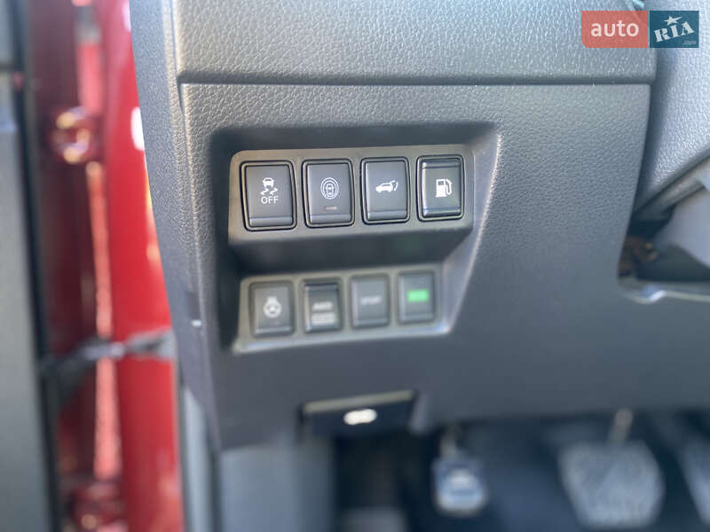 Позашляховик / Кросовер Nissan Rogue 2018 в Рівному