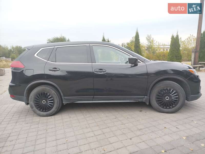 Внедорожник / Кроссовер Nissan Rogue 2017 в Сарнах