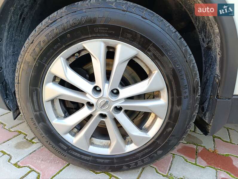 Позашляховик / Кросовер Nissan Rogue 2015 в Тернополі
