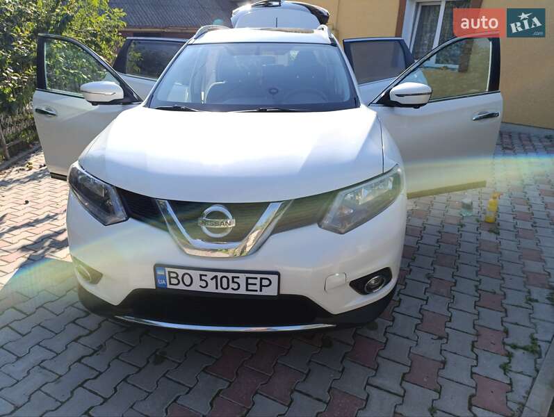 Позашляховик / Кросовер Nissan Rogue 2015 в Тернополі
