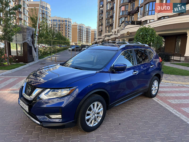 Внедорожник / Кроссовер Nissan Rogue 2017 в Киеве