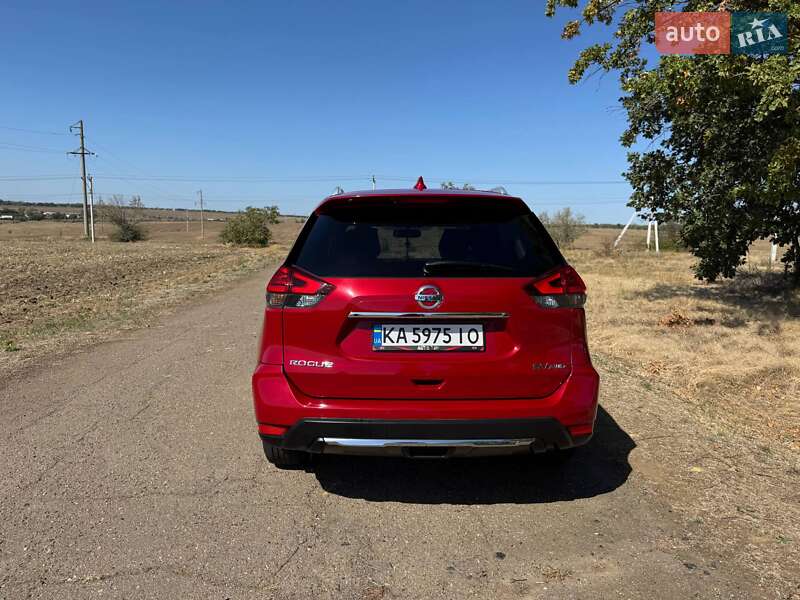 Внедорожник / Кроссовер Nissan Rogue 2017 в Одессе