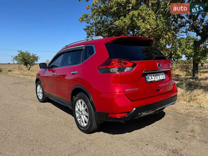 Внедорожник / Кроссовер Nissan Rogue 2017 в Одессе