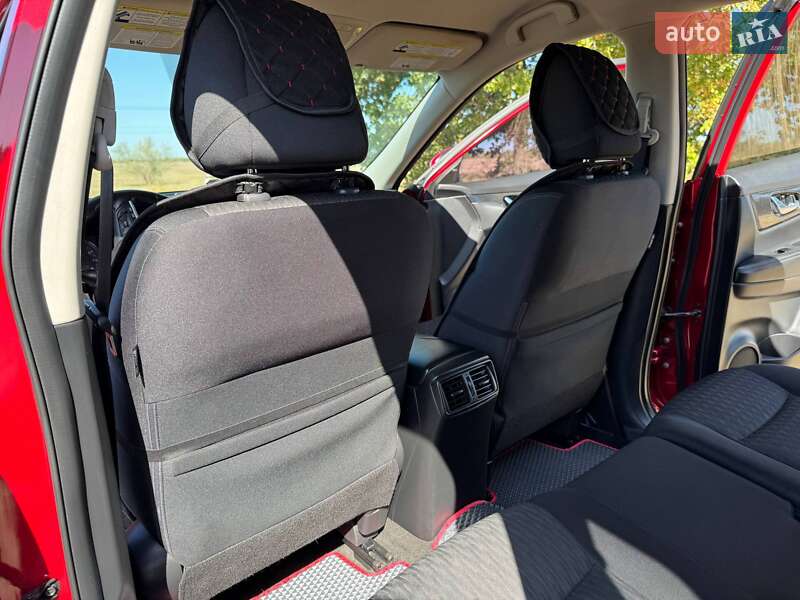 Внедорожник / Кроссовер Nissan Rogue 2017 в Одессе