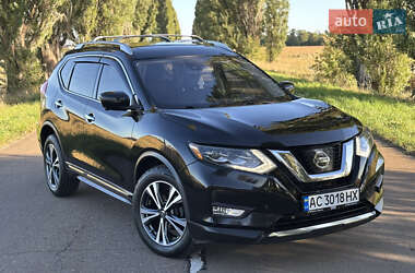 Внедорожник / Кроссовер Nissan Rogue 2017 в Барышевке