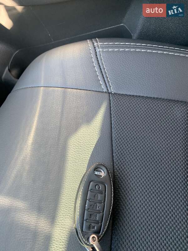 Внедорожник / Кроссовер Nissan Rogue 2018 в Львове