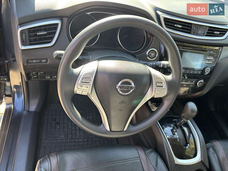 Внедорожник / Кроссовер Nissan Rogue 2015 в Самборе