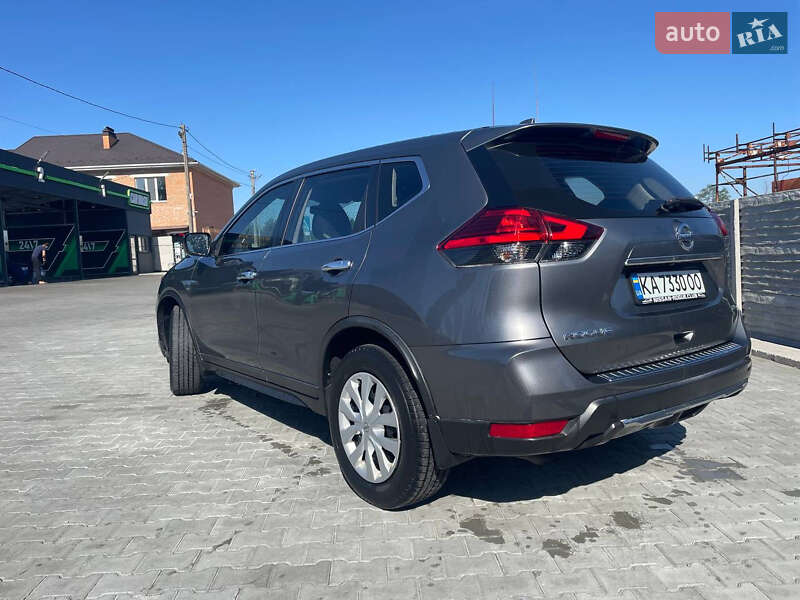 Внедорожник / Кроссовер Nissan Rogue 2016 в Тараще